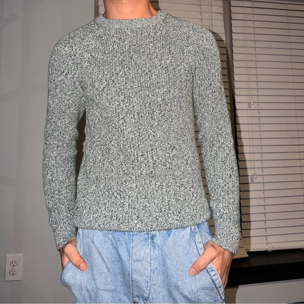 Old Navy Men's Heathered Gray Crewneck Sweater